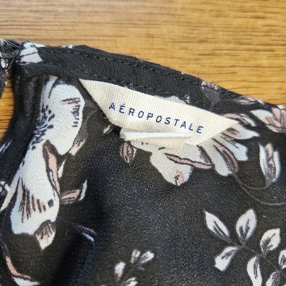 Aeropostale black sheer babydoll / peplum style top with long flowy bell sleeves - Picture 10 of 11